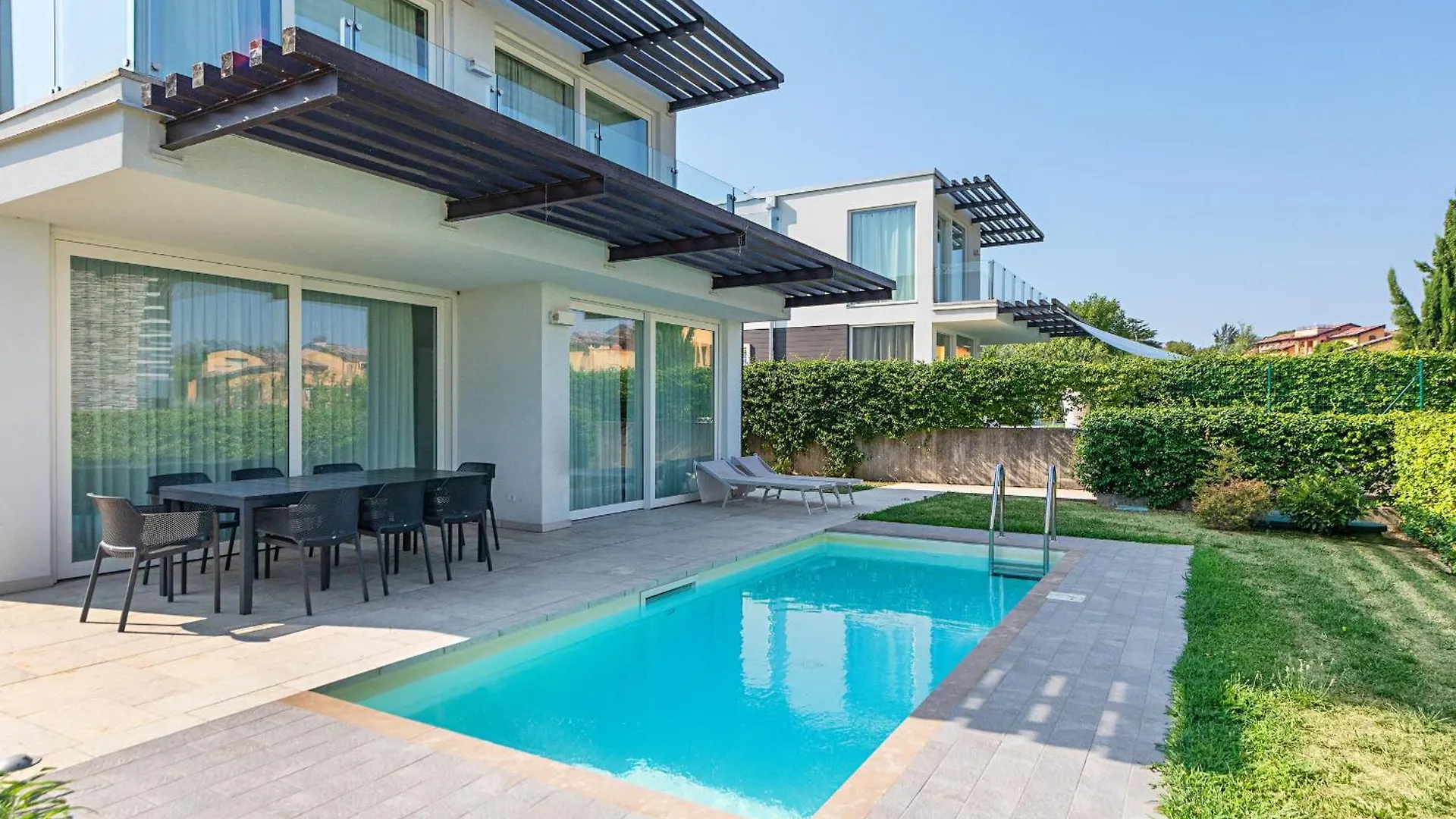 Contatti di Lake Sunbeam Villa By Wonderful Italy